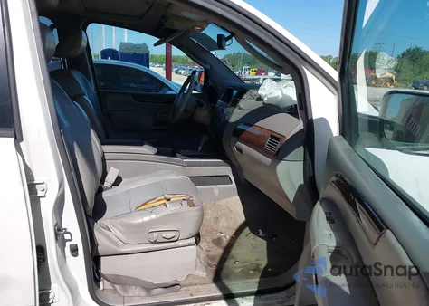 2010 Nissan Armada Titanium z USA, uszkodzony, nr VIN 5N1BA0ND0AN622261